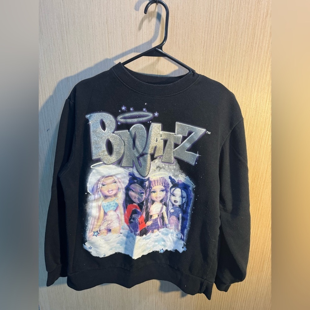 Women’s Bratz Black World Tour Graphic Sweatshirt Size XS